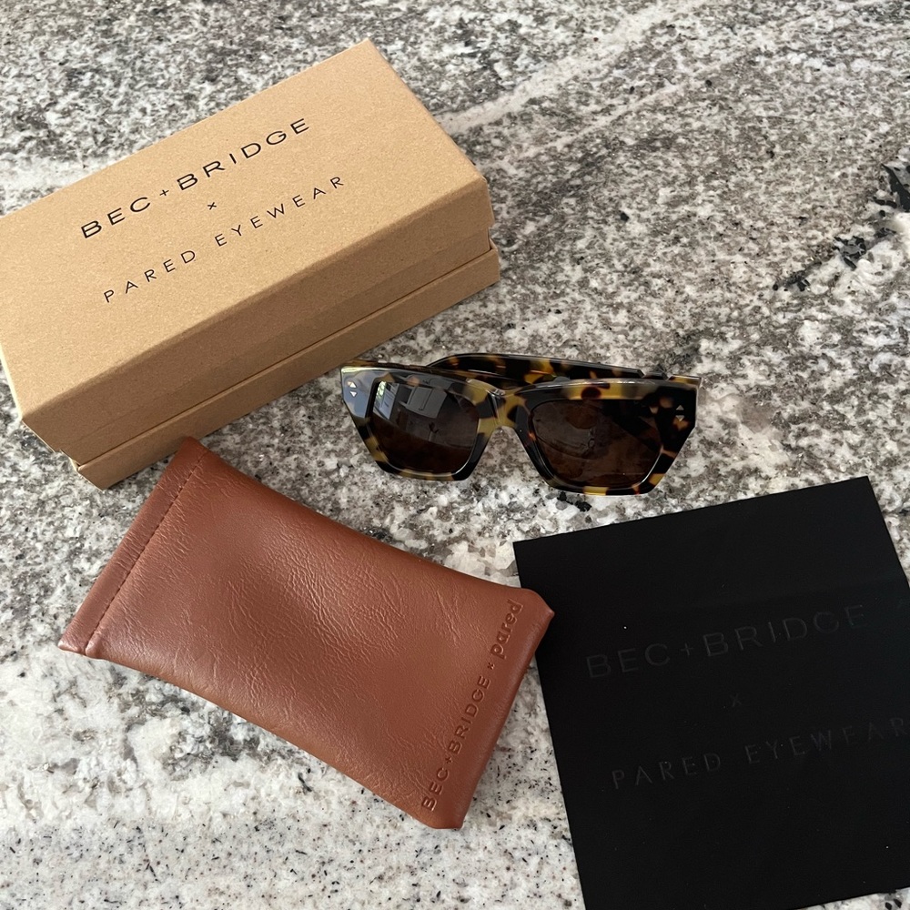 New in Box Pared Lo and Behold tortoise sunglasses Unisex styling - Picture 10 of 12